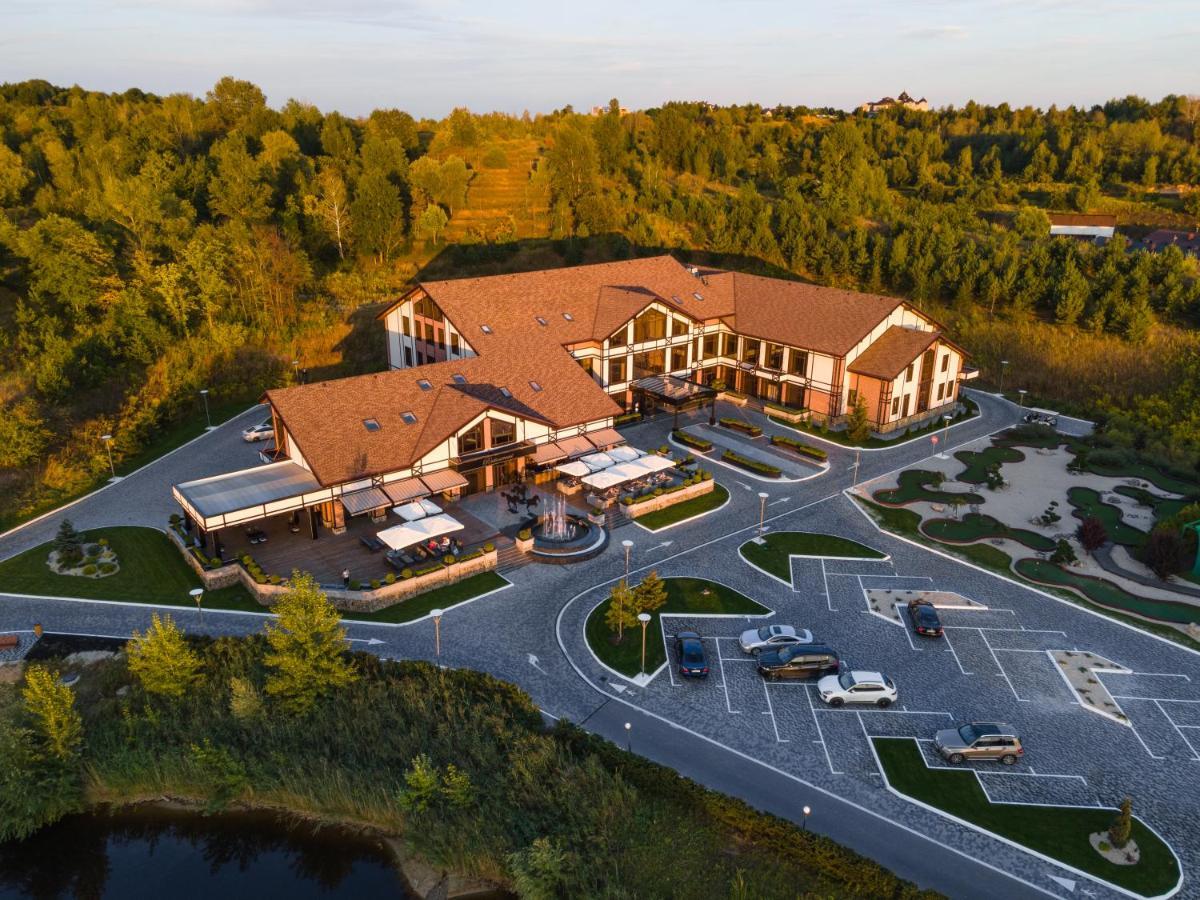 Equides Club Hotel Lesniki Eksteriør billede